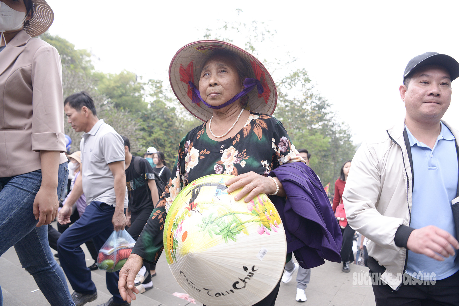 'Biển người' hành hương về Đền Hùng trước ngày Giỗ Tổ Hùng Vương- Ảnh 13.