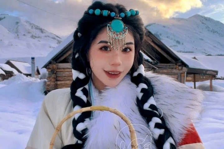 Thu nhập của Hằng Du Mục trước khi bị khởi tố là bao nhiêu?- Ảnh 1.