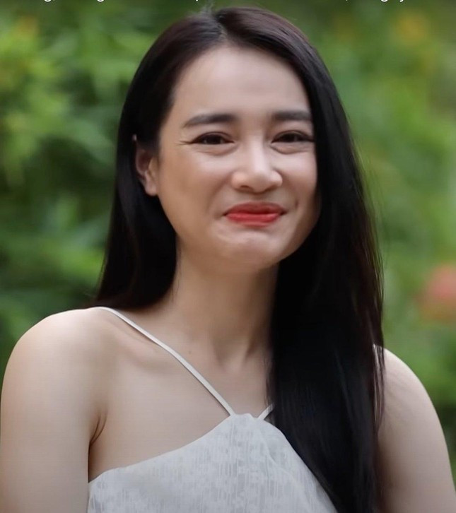 Nhã Phương để lộ khuyết điểm nhan sắc qua camera thường- Ảnh 4.