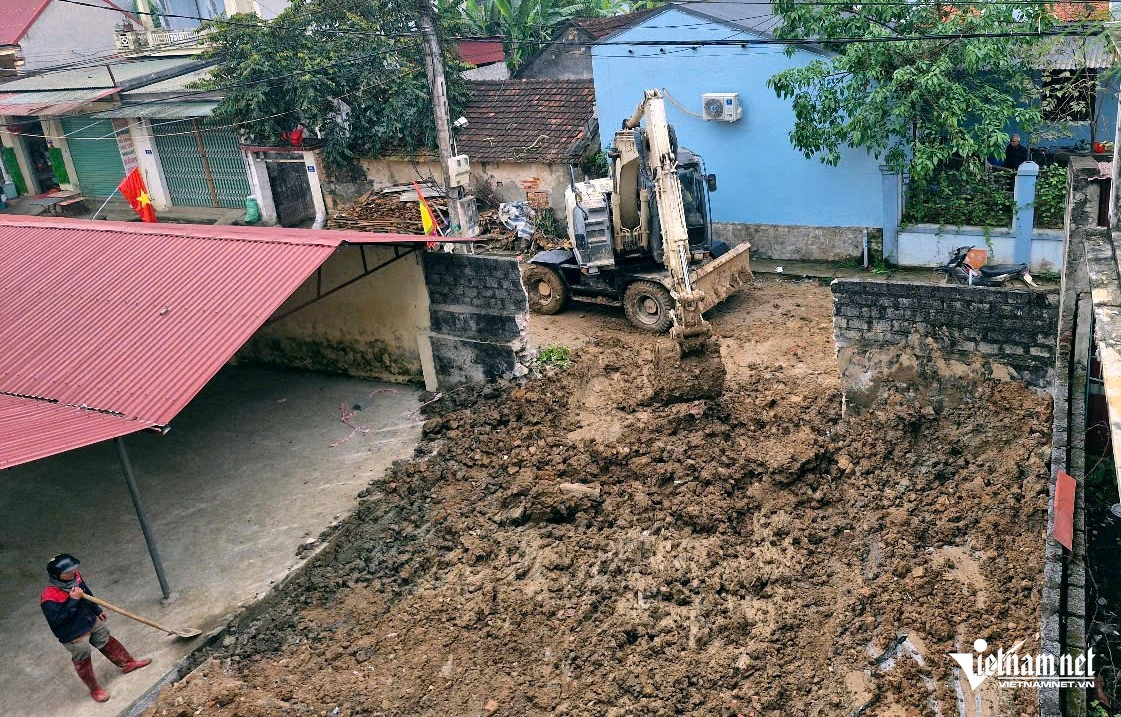 W-a4háo dỡ trạm biến áp đang .jpg