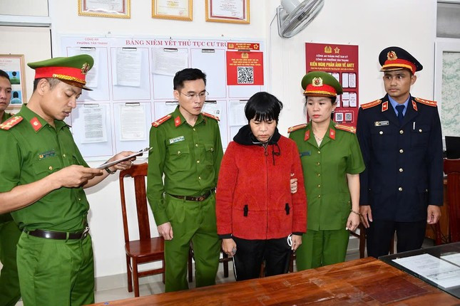 Tình mẫu tử bị ‘định giá’ bằng hợp đồng bảo hiểm: 'Ranh giới giữa người và thú đã bị xóa nhòa' ảnh 2