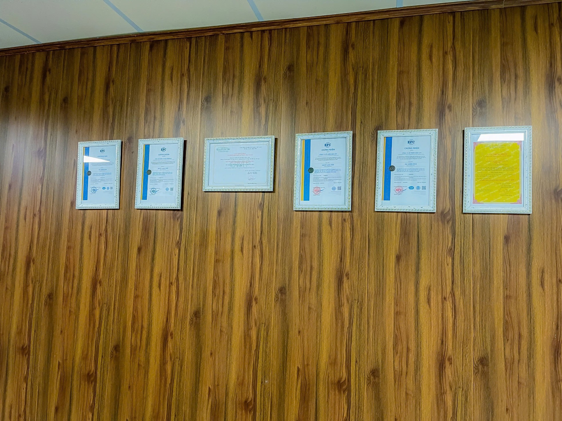 Bên trong nhà máy sản xuất kẹo rau củ khiến Quang Linh Vlogs, Hằng Du Mục bị bắt ảnh 4