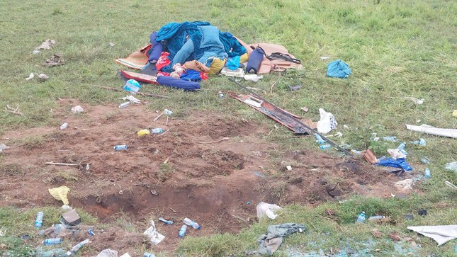 Lật xe khách trong đêm ở Bình Định, nhiều người thương vong ảnh 4