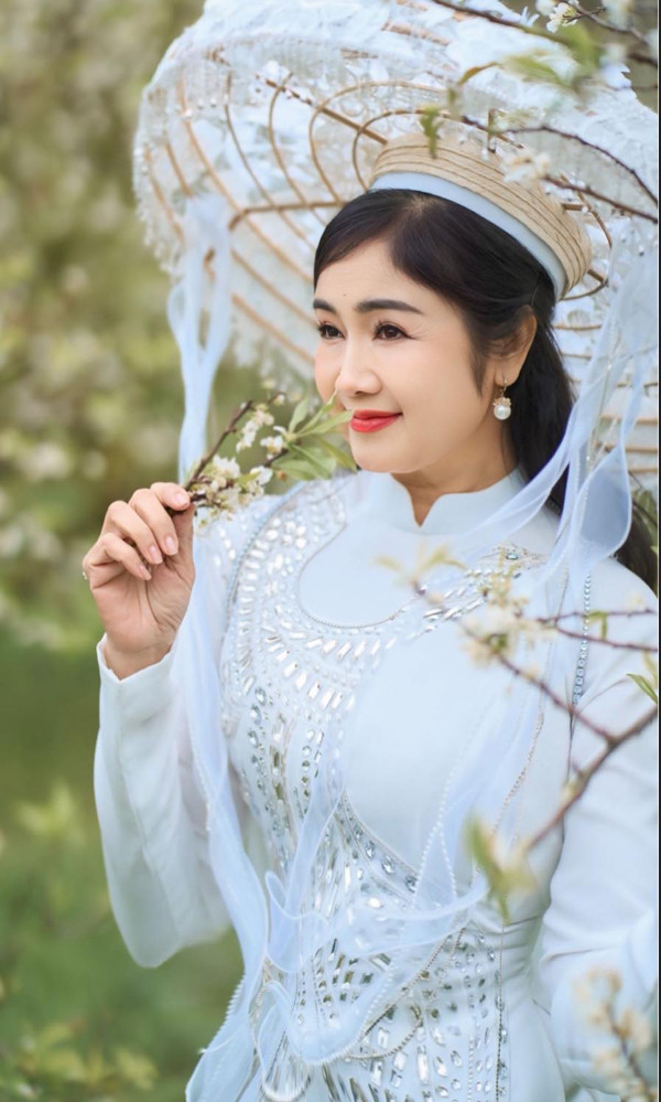 Nữ NSND quê Tuyên Quang ở tuổi sắp hưu: Mỗi ngày đạp xe, đi chợ nấu cơm, tận hưởng niềm hạnh phúc bình dị- Ảnh 5.