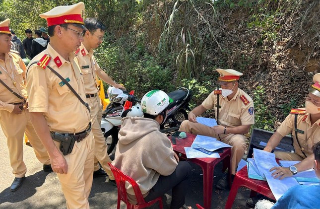 Đắk Nông chặn đứng nhóm ‘quái xế tuổi teen’ tụ tập đua xe trái phép ảnh 3