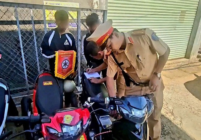 Đắk Nông chặn đứng nhóm ‘quái xế tuổi teen’ tụ tập đua xe trái phép ảnh 7