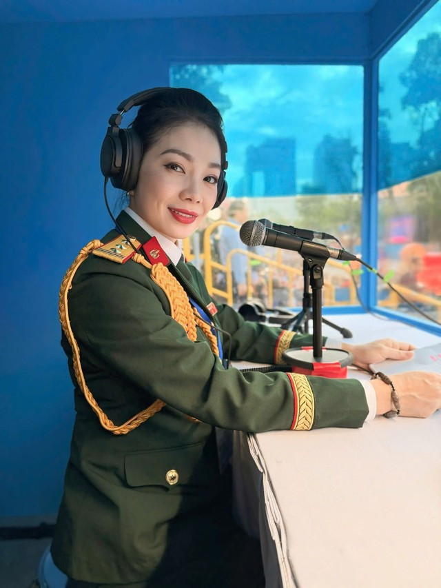 Nữ Thượng tá 5 lần đọc thuyết minh diễu binh, diễu hành, tiết lộ phải thi tuyển rất gắt gao- Ảnh 1.