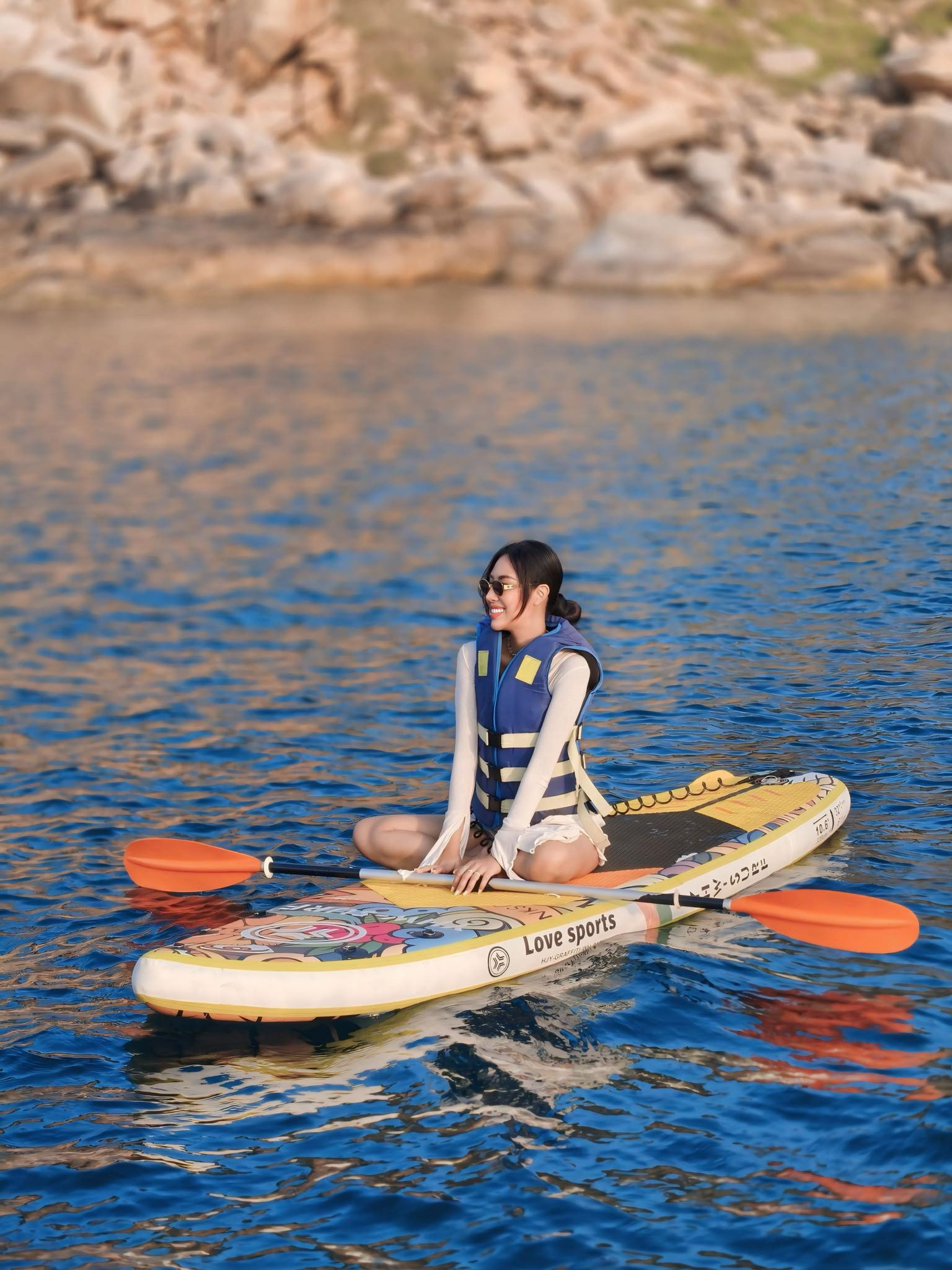 Bạn gái kém 37 tuổi của diễn viên Quang Minh tự tin đi biển gợi cảm sau 6 tháng sinh nở- Ảnh 5.