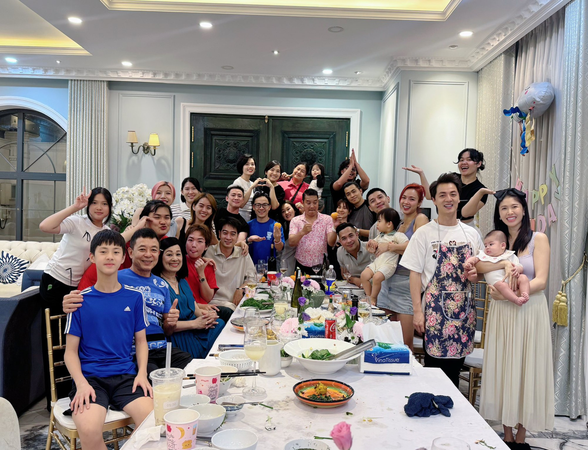 Cặp diễn viên Vbiz yêu bí mật nay dắt nhau ra mắt hội bạn, chuẩn bị công khai hậu bị tóm hẹn hò trên sân pickleball?- Ảnh 3.