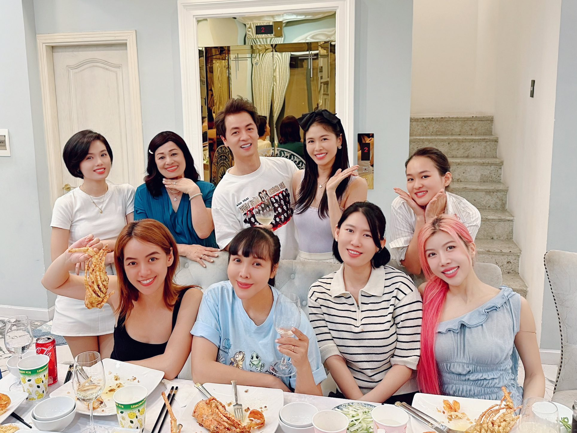 Cặp diễn viên Vbiz yêu bí mật nay dắt nhau ra mắt hội bạn, chuẩn bị công khai hậu bị tóm hẹn hò trên sân pickleball?- Ảnh 2.