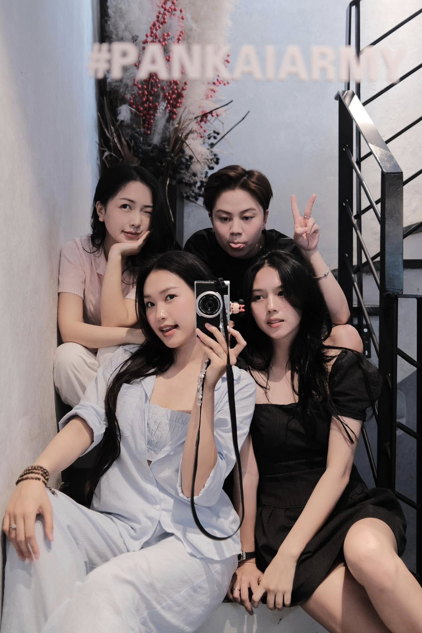 Đời thường giản dị của hot girl Bắc Giang lấy chồng cầu thủ- Ảnh 1.