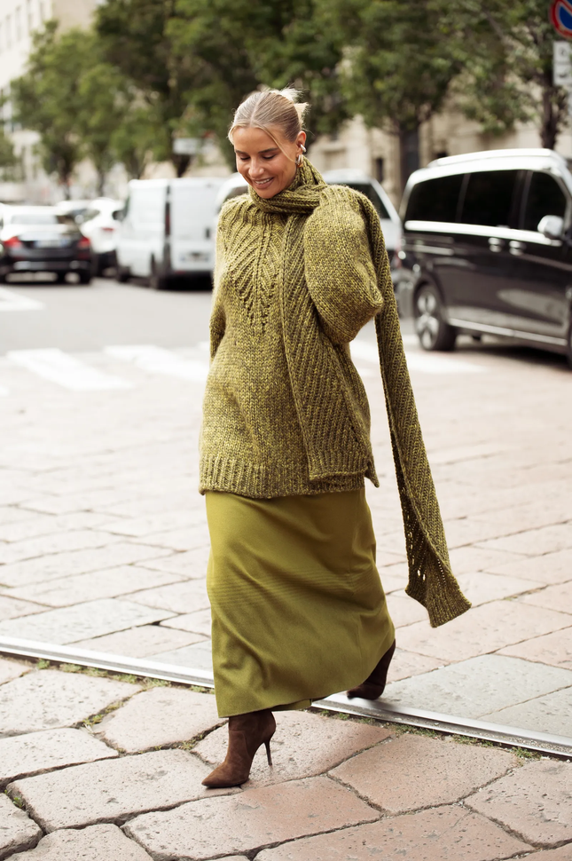 Những cách phối đồ mới nhất với váy maxi -