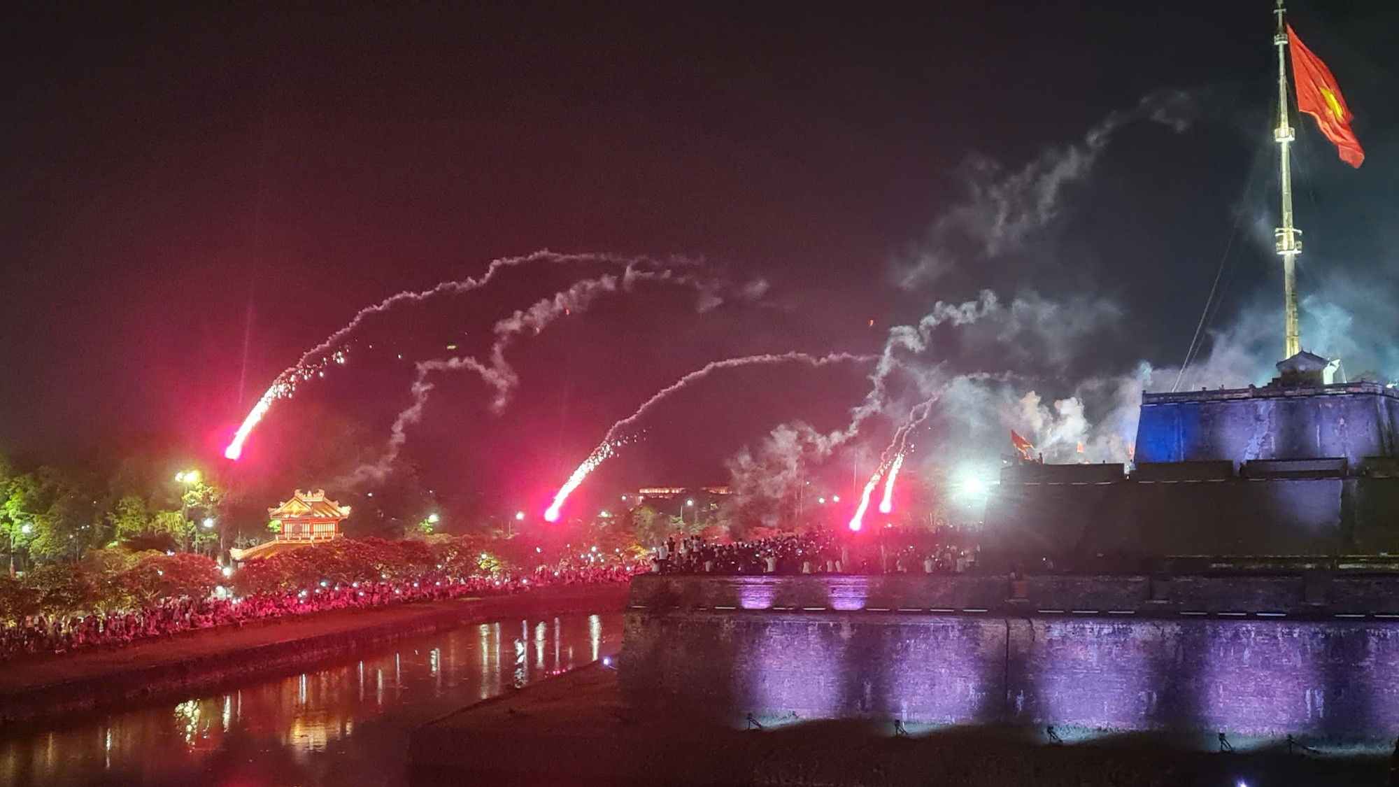 Sự cố bắn súng thần công: Nhân viên kỹ thuật tự ý làm chuyện