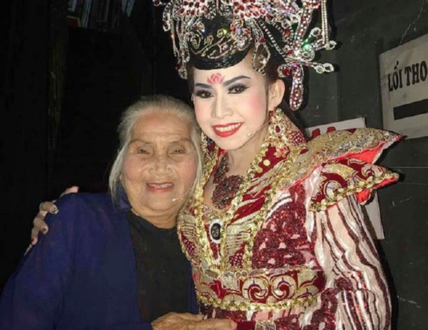 Cuộc đời đẫm nước mắt của nghệ sĩ Hồng Sáp, U90 vẫn chật vật mưu sinh- Ảnh 2.