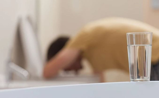 Thường xuyên nôn ói, đau thượng vị, đi khám mới biết mắc ung thư- Ảnh 1.