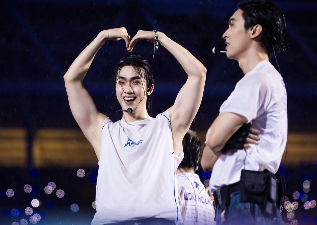 Tranh cãi fan ướt như chuột lột đu Trấn Thành và 30 anh trai dưới mưa ảnh 7