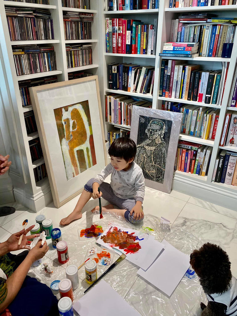 Nam ca sĩ nổi đình đám, nhà trung tâm quận Tây Hồ sang chảnh, hôn nhân viên mãn bên vợ hơn 2 tuổi - Ảnh 4.