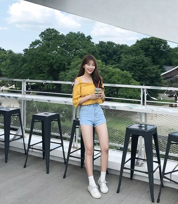 10 outfit hè quyến rũ mang lại may mắn, tài lộc cho người mệnh Kim- Ảnh 8.