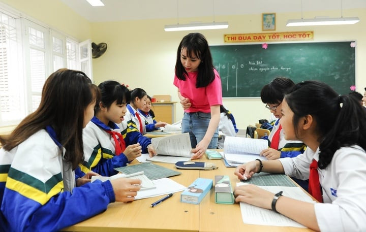 Một số tỉnh thành ban hành quy định không tổ chức dạy thêm, học thêm vào ngày nghỉ và muộn nhất sau 22h. (Ảnh minh hoạ)