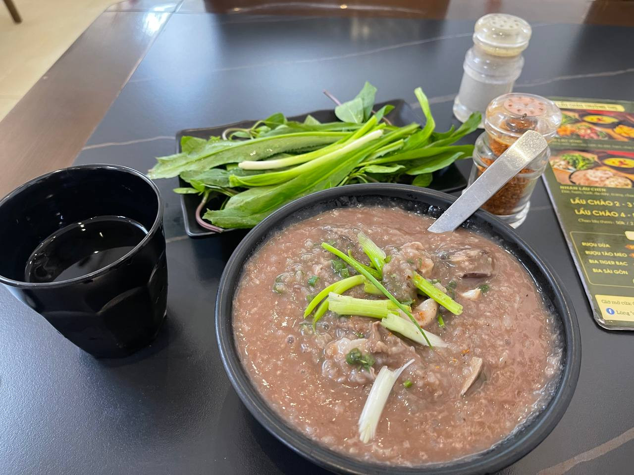 Lòng Chát Quán chính thức mở cửa lại sau lùm xùm “lòng se điếu 40m”, lượng khách hàng ghé quán gây chú ý- Ảnh 2.