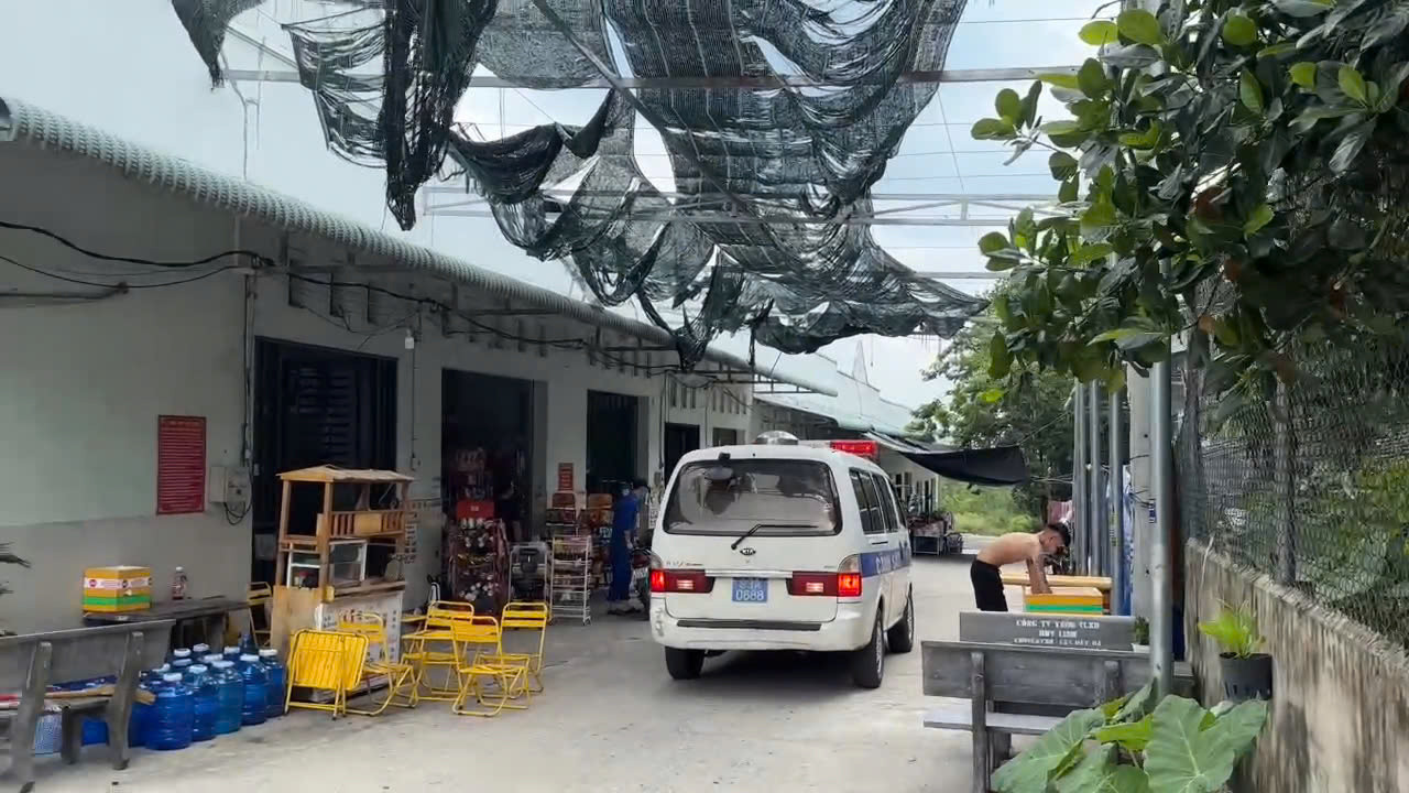 Rượu vào lời ra, chồng đâm vợ tử vong rồi tự sát- Ảnh 1.