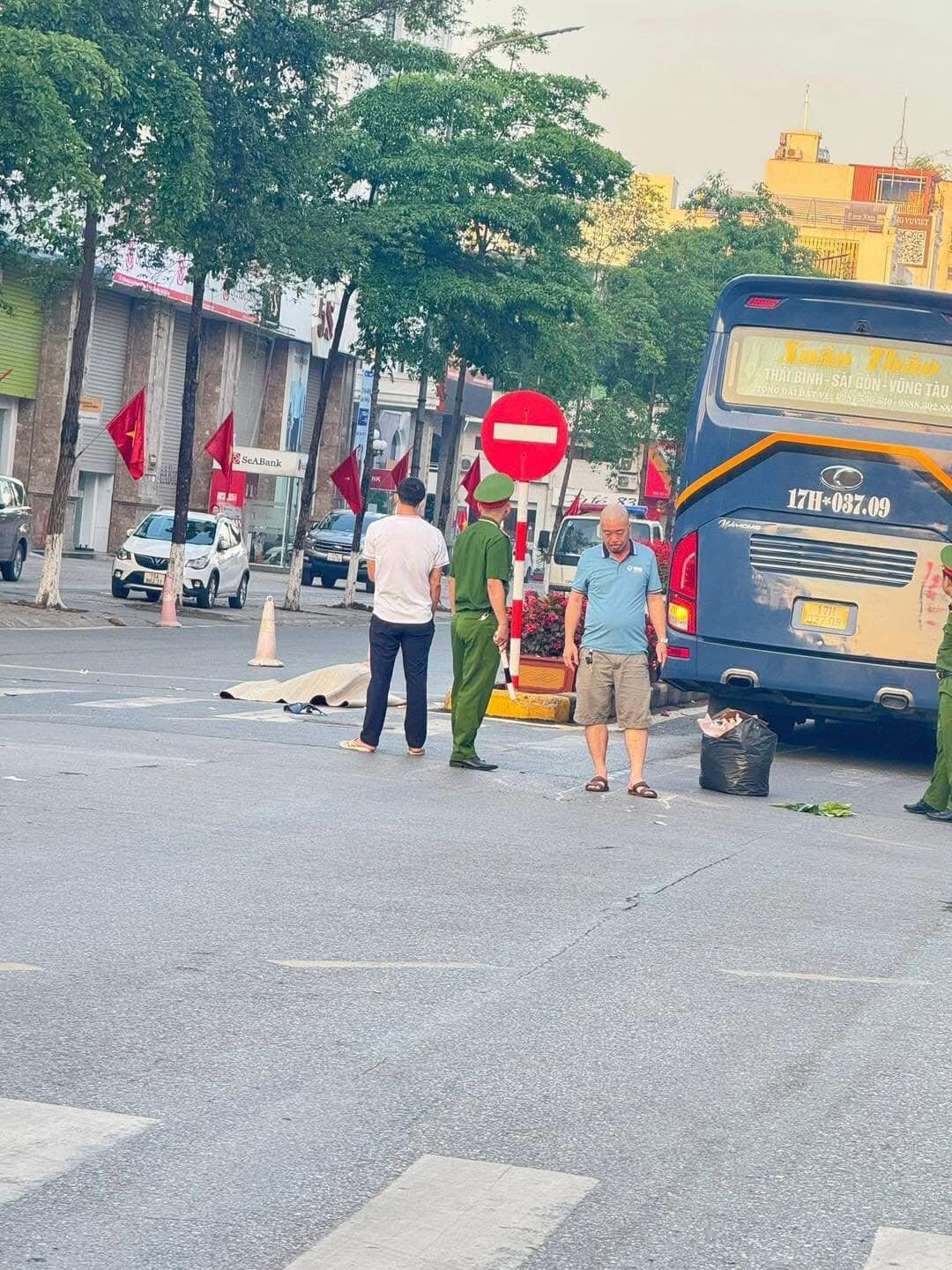 Thái Bình: Va chạm kinh hoàng giữa xe máy và ô tô khác, một người tử vong tại chỗ- Ảnh 2.