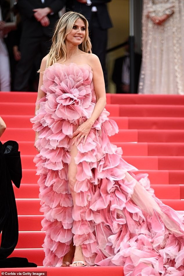 Dàn mỹ nhân đối phó với lệnh cấm khỏa thân trên thảm đỏ khai mạc Cannes 2025 ảnh 6