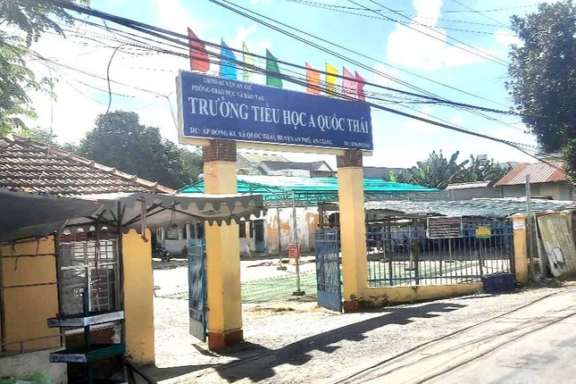 Kỷ luật cảnh cáo hiệu trưởng bị giáo viên 'tố' quấy rối, sàm sỡ ảnh 1