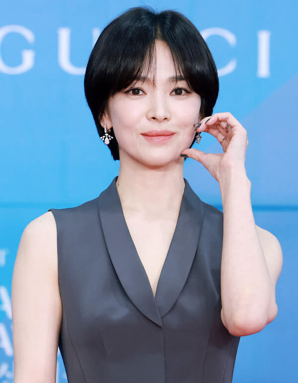 Nàng thấp bé ngoài 40 tuổi nhất định phải học 5 chiêu ăn vận tôn dáng thanh lịch như Song Hye Kyo- Ảnh 2.