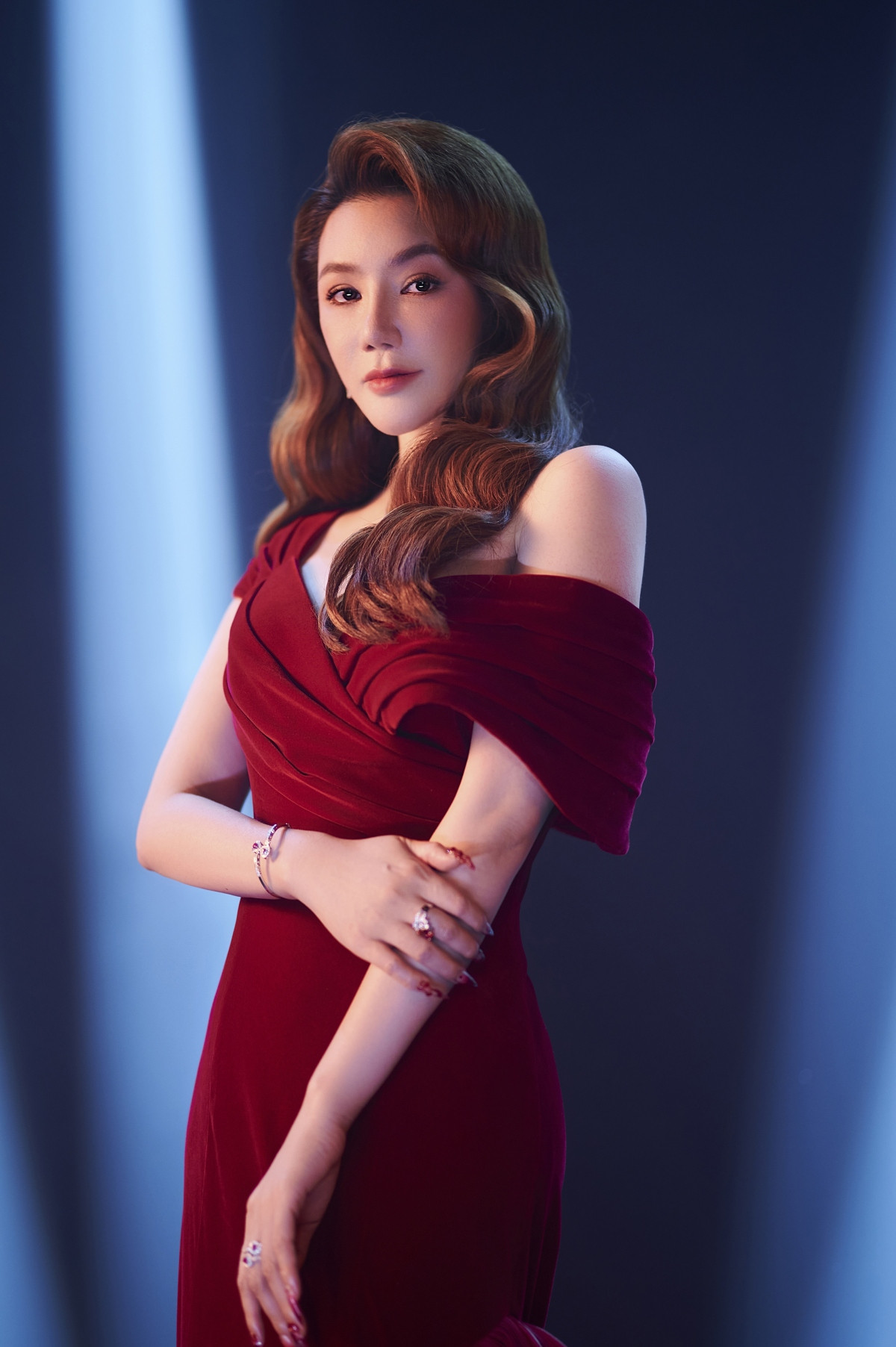 Chồng sắp cưới của Hồ Quỳnh Hương là ai?- Ảnh 1.