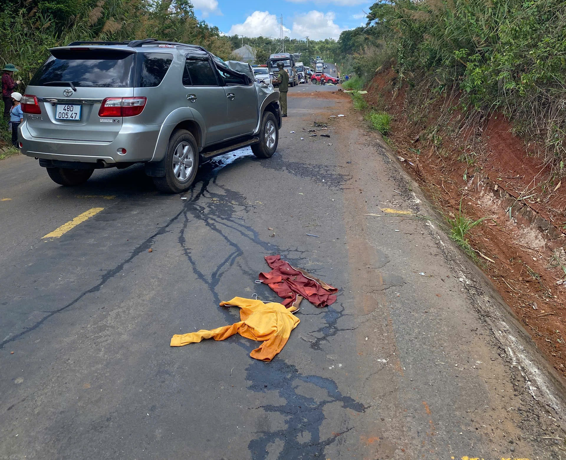 Tai nạn giao thông liên hoàn, 2 người lái xe tử vong tại chỗ- Ảnh 1.