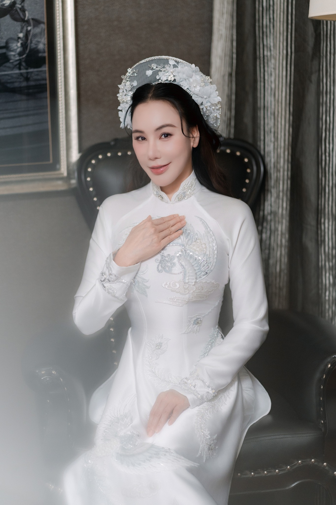 Trực tiếp đám cưới Hồ Quỳnh Hương: Cô dâu lộ diện xinh xắn, Thiều Bảo Trâm làm phù dâu, lễ đường có 1 chi tiết đặc biệt- Ảnh 15.