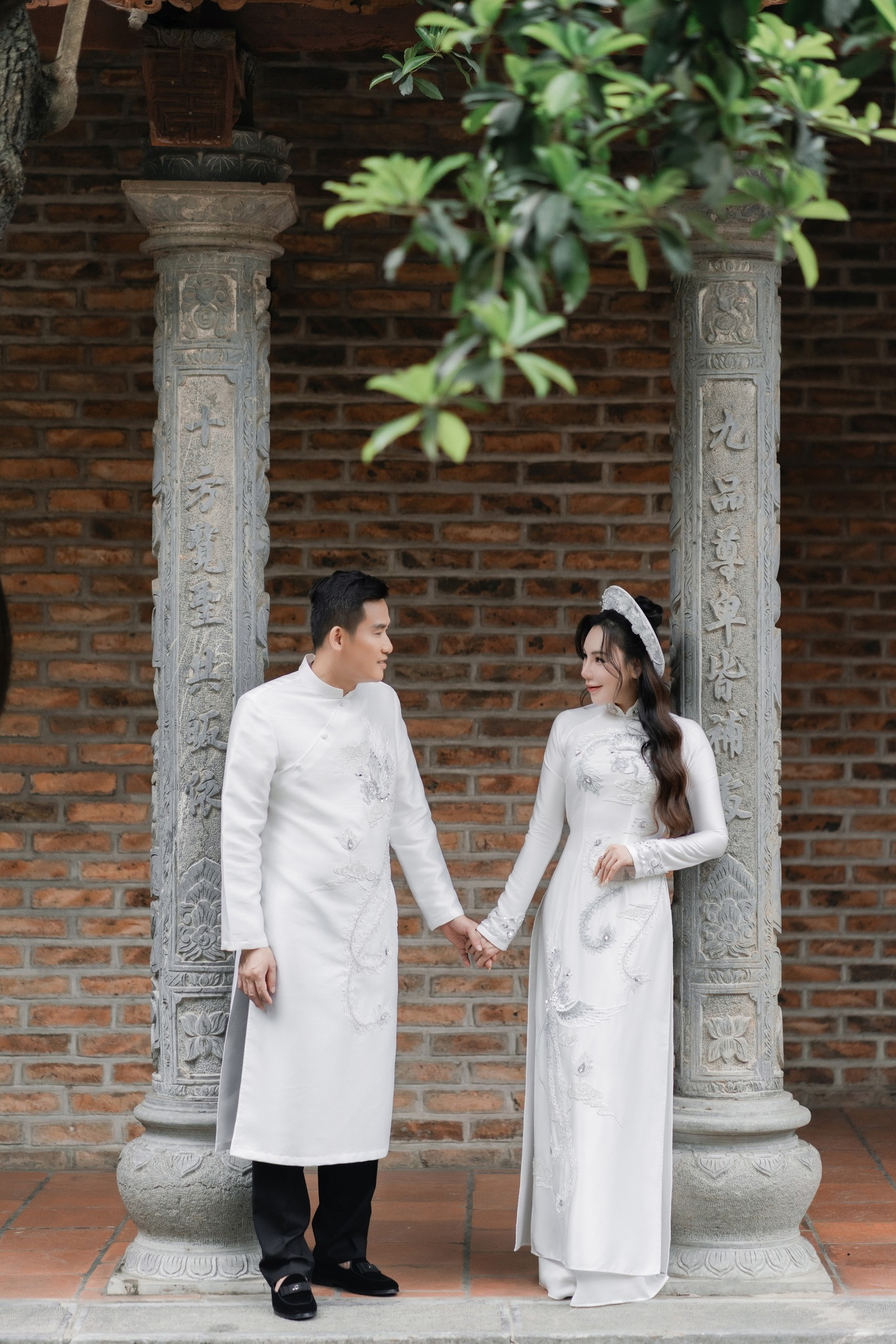 Trực tiếp đám cưới Hồ Quỳnh Hương: Cô dâu lộ diện xinh xắn, Thiều Bảo Trâm làm phù dâu, lễ đường có 1 chi tiết đặc biệt- Ảnh 7.