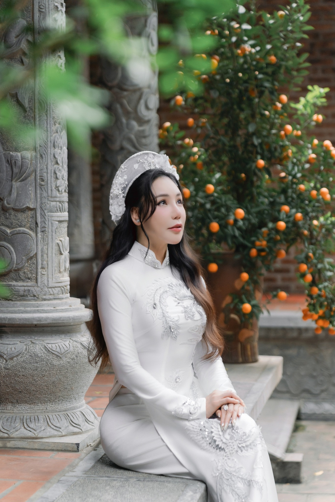 Trực tiếp đám cưới Hồ Quỳnh Hương: Cô dâu lộ diện xinh xắn, Thiều Bảo Trâm làm phù dâu, lễ đường có 1 chi tiết đặc biệt- Ảnh 10.