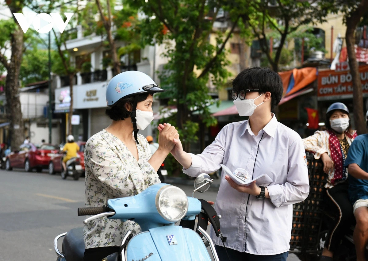 tuyen sinh lop 10 ha noi phu huynh loay hoay chon truong tu du phong cho con hinh anh 1