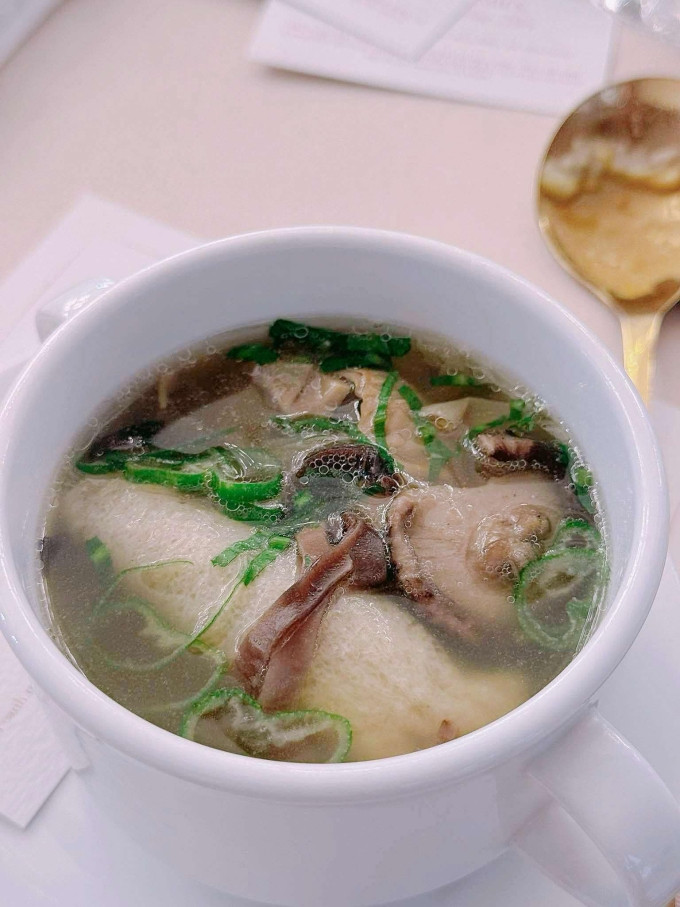 Menu 12 món chay đặc biệt vợ chồng Hồ Quỳnh Hương đãi khách- Ảnh 7.