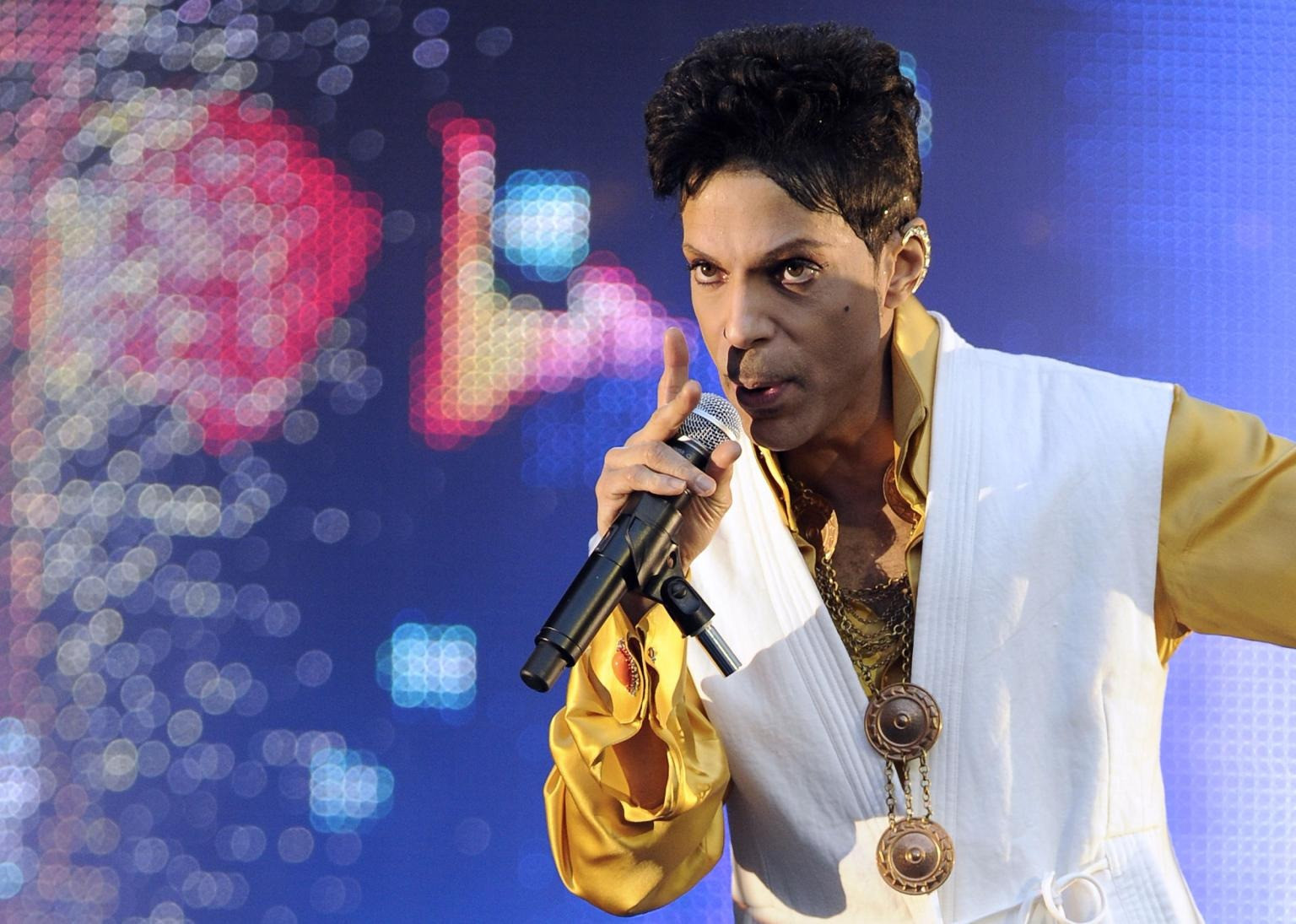 2011 shows us singer musician 25