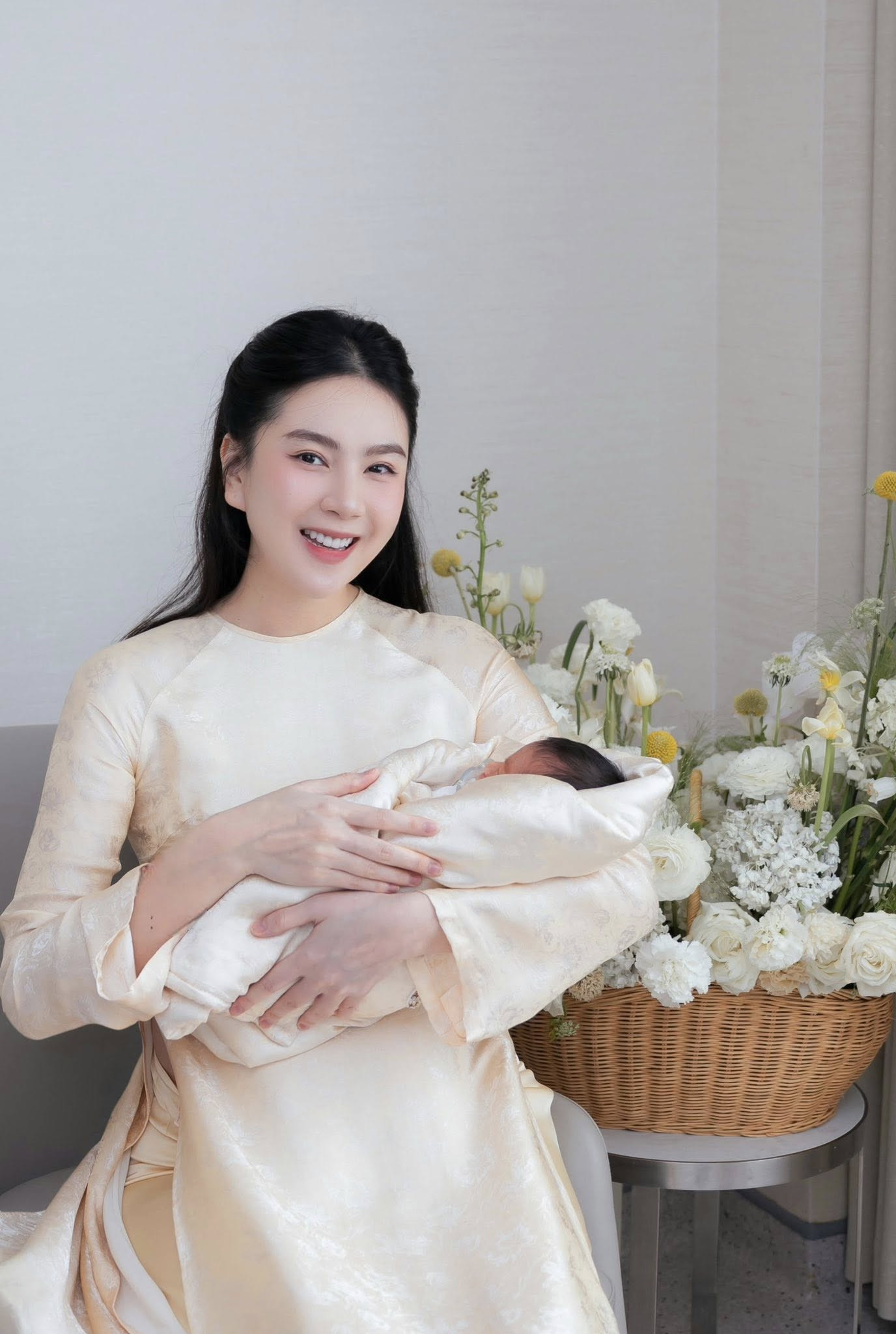 MC Mai Ngọc tổ chức tiệc đầy tháng hoành tráng cho con, để lộ mối quan hệ với nhà chồng - Ảnh 5.