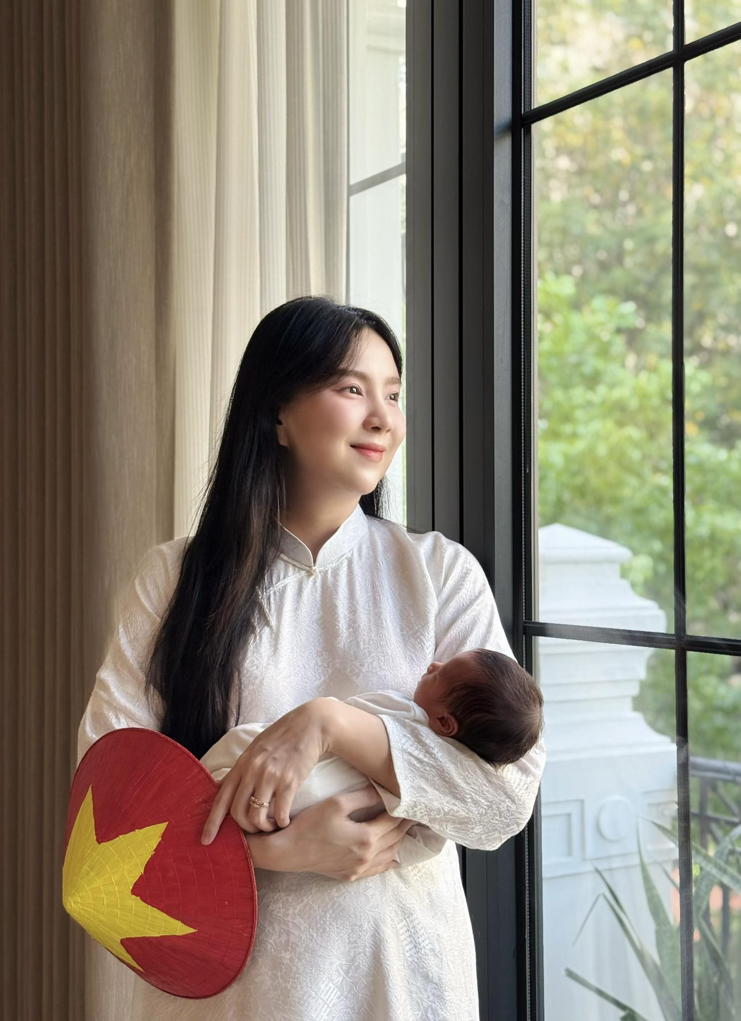 MC Mai Ngọc tổ chức tiệc đầy tháng hoành tráng cho con, để lộ mối quan hệ với nhà chồng - Ảnh 4.