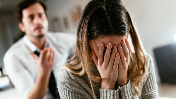Tình yêu không phải chỉ là sự gần gũi về thể xác. (Ảnh: Shutterstock)