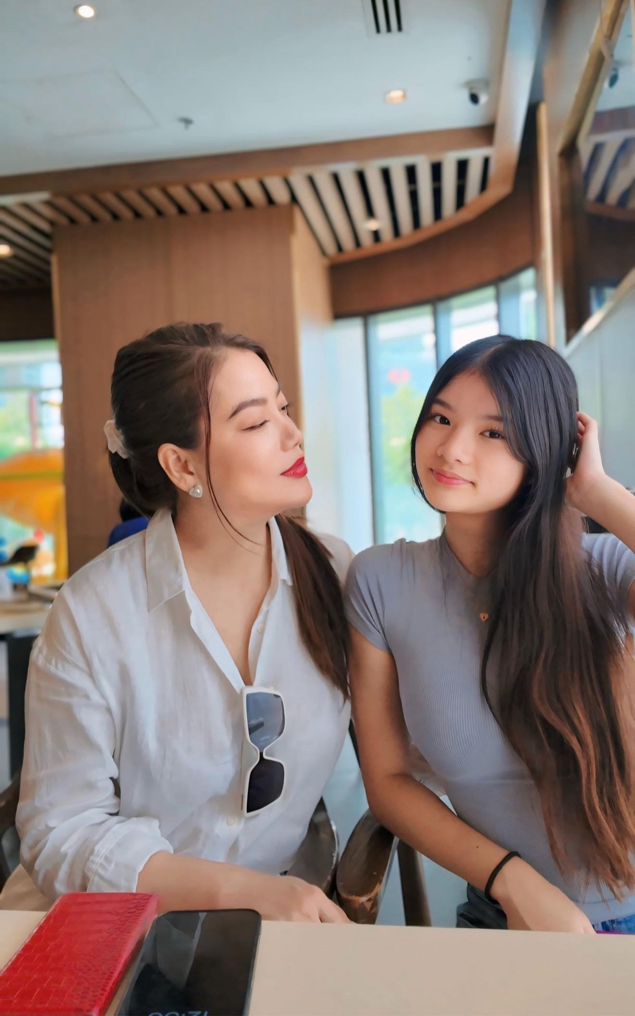 Góc nghiêng 'thần thánh' của con gái Trương Ngọc Ánh- Ảnh 6.