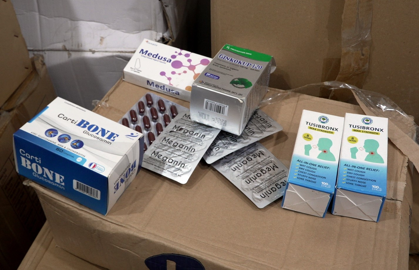 Vụ thu giữ hơn 100 tấn thực phẩm chức năng, thiết bị y tế giả: Điểm tên những mặt hàng đã bán ra thị trường ảnh 21