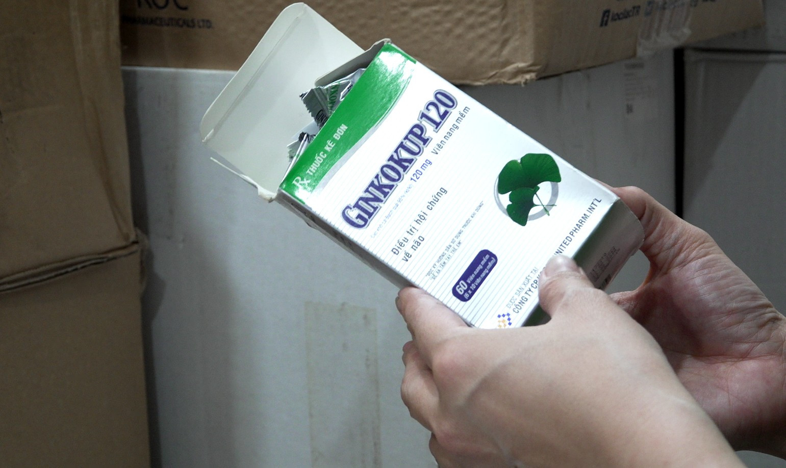 Vụ thu giữ hơn 100 tấn thực phẩm chức năng, thiết bị y tế giả: Điểm tên những mặt hàng đã bán ra thị trường ảnh 18