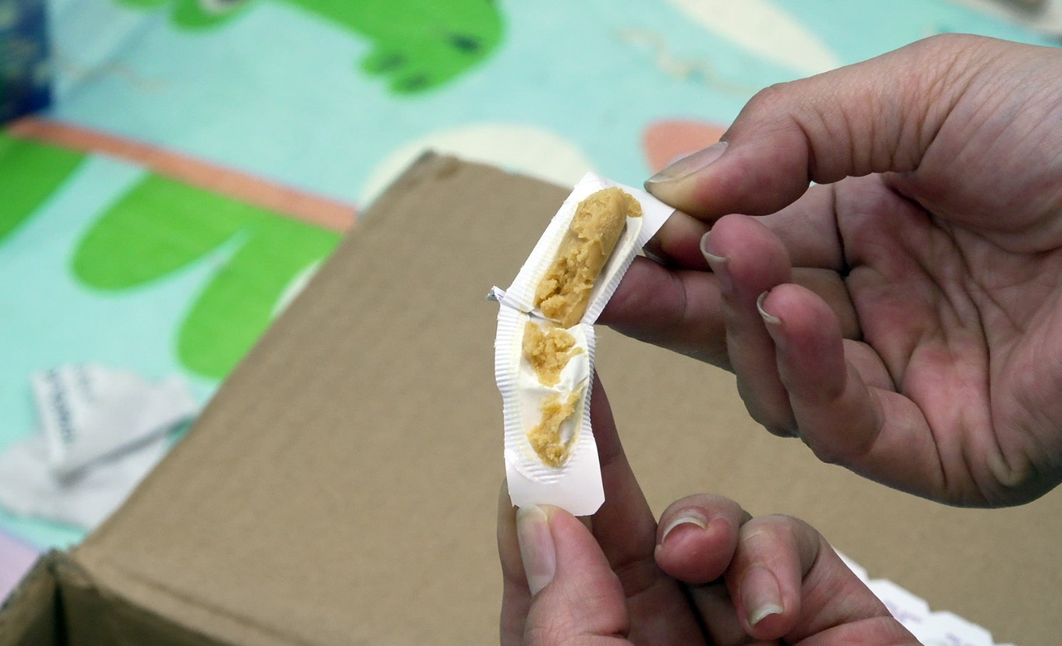 Vụ thu giữ hơn 100 tấn thực phẩm chức năng, thiết bị y tế giả: Điểm tên những mặt hàng đã bán ra thị trường ảnh 4