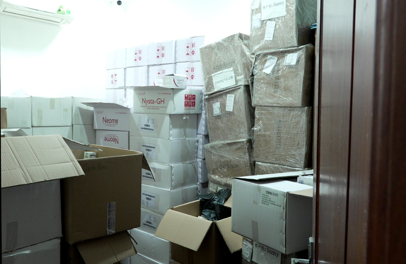 Vụ thu giữ hơn 100 tấn thực phẩm chức năng, thiết bị y tế giả: Điểm tên những mặt hàng đã bán ra thị trường ảnh 25