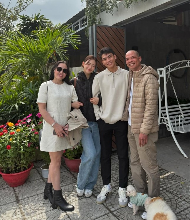 Em trai cao hơn 1,8 m của Hoa hậu Tiểu Vy ảnh 4