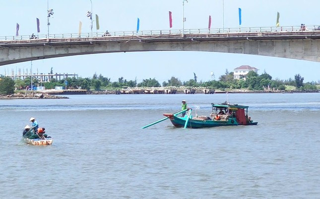 Tìm thấy thi thể du khách Sóc Trăng nhảy sông ở Hà Tiên- Ảnh 1.