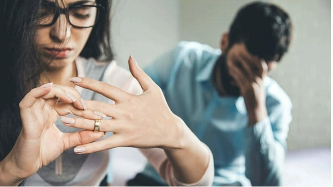 Cảm động vì chồng thương xót sau những lần 'tìm con' thất bại, vợ sốc nặng khi người phụ nữ mang thai đến mỉa mai, thách thức - Ảnh 2.
