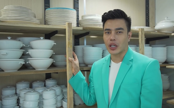 Lê Dương Bảo Lâm hé lộ trong nhà Lý Nhã Kỳ: 1 mình ở 9 tầng, bếp như siêu thị - Ảnh 6.