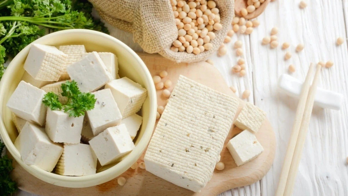 Dau phu ngon, bo, re nhung an voi nhung thuc pham nay lai cuc hai suc khoe hinh anh 1